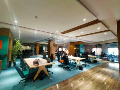 گلبرگ لاہور میں 6 کنال Studio عمارت 16.0 ارب میں برائے فروخت۔