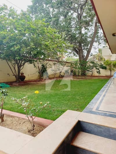 600 Yards Well Maintain Double story Road Se 5 ft uper West open Beautiful Location 600 Yards Well Maintain Double story Road Se 5 ft uper West open Beautiful Location