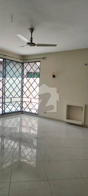 1 Kanal House For Rent In C Block, Model Town, Lahore