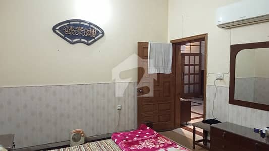 Find Your Ideal Prime Location Upper Portion In Madina Town Under Rs. 30000 For Rent Find Your Ideal Prime Location Upper Portion In Madina Town Under Rs. 30000 For Rent