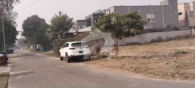 1 Kanal Possession Plot At Investor Rate Prime Location For Sale in Ex Air Avenue-DHA Phase 8