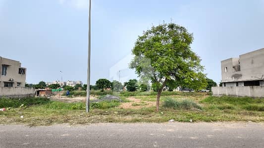 1 Kanal Plot On 70 Feet Road Block U, DHA Phase 8