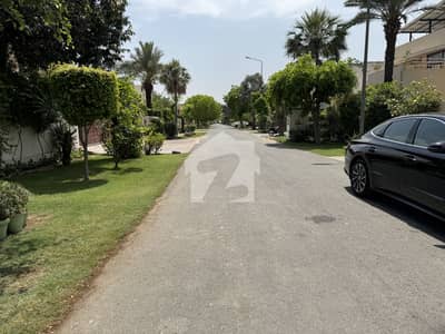 ڈی ایچ اے فیز 5 - بلاک جی ڈی ایچ اے فیز 5,ڈی ایچ اے ڈیفینس,لاہور میں 1 کنال رہائشی پلاٹ 5.74 کروڑ میں برائے فروخت۔