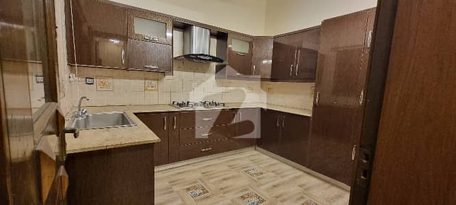 ای ۔ 11 اسلام آباد میں 5 کمروں کا 6 مرلہ مکان 5.8 کروڑ میں برائے فروخت۔ ای ۔ 11 اسلام آباد میں 5 کمروں کا 6 مرلہ مکان 5.8 کروڑ میں برائے فروخت۔