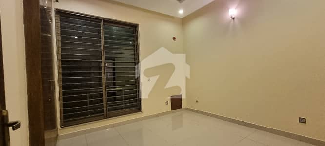 E 11 Main Road House Sale 6 Marla Triple Story All Factiles Available Ideal Location Gas Electric Water Boring Available