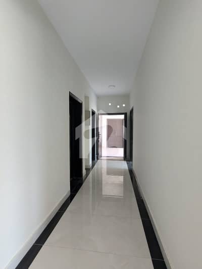 10 MARLA 3 BEDROOM APARTMENT AVAILABLE FOR RENT