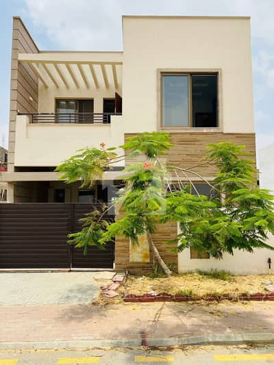 3Bed DDL 125 sq yd Villa FOR SALE at Precicnt-10B (All Amenities Nearby) Heighted Location Investor Rates 3Bed DDL 125 sq yd Villa FOR SALE at Precicnt-10B (All Amenities Nearby) Heighted Location Investor Rates