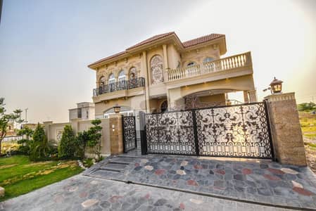 Slightly Used 1 Kanal Luxury Modern House for Sale in DHA Lahore Slightly Used 1 Kanal Luxury Modern House for Sale in DHA Lahore