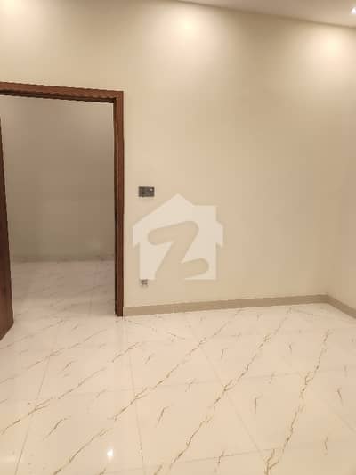 Prime Location 430 Square Feet Flat In Stunning Peshawar Road Is Available For sale