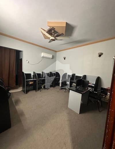 240 Sqyd first Floor Portion for Rent Separate Entrance | Gulshan Block 3