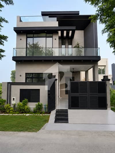 Dream Luxury House with Modern Interiors & Timeless Design Dream Luxury House with Modern Interiors & Timeless Design