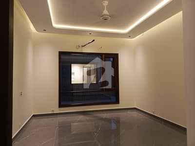 500 YARD BUNGALOW FOR RENT PHASE 8