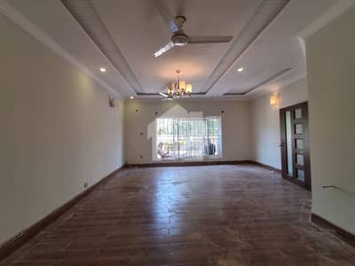 10 Marla House Avaliable For Rent In Bahria Enclave Sector A 5 Bed Accommodation 2 American Kitchen 1 Servent Two Species TV Lounge.