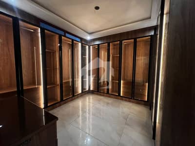 BANGLOW FOR SALE 500 YARDS DHA PHASE 8