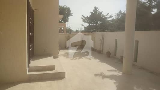 500 Sq Yds Bungalow, Near Mosque, At Falcon Complex New Malir Is Available For Sale
