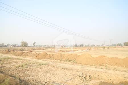 پی آئی اے مین بلیوارڈ لاہور میں 10 مرلہ کمرشل پلاٹ 7.8 کروڑ میں برائے فروخت۔