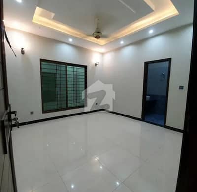 272sq yd Ready to Move Villa in Precinct-1 0.5km from main entrance. A-One Construction Standard 5Bed Drawing Dining Lounge
