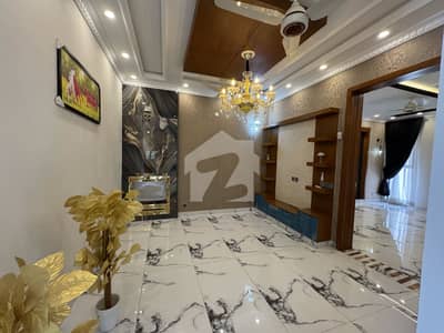 2 bed luxury Family Penthouse apartment For rent hot location