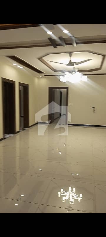 20 MARLA BRAND NEW UPPER PORTION AVAILABLE FOR RENT