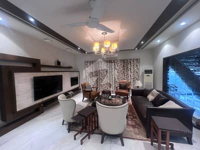 ONE KANAL BEAUTIFUL RUNVATED HOUSE AVAILABLE FOR RENT IN DHA PHASE 4