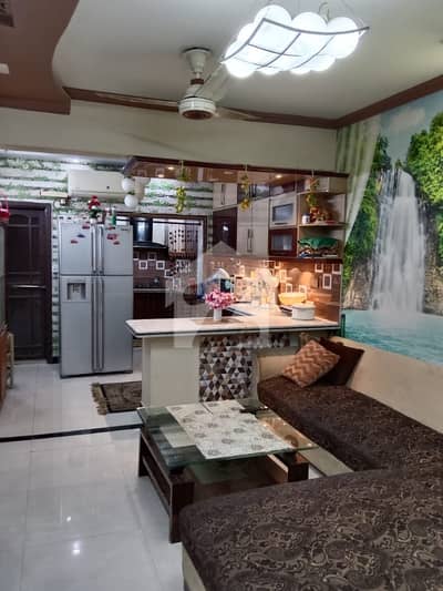 A Prime Location House Of 200 Square Yards In Kamran Chowrangi