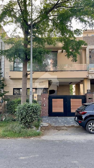 ڈی ایچ اے فیز 5 ڈی ایچ اے ڈیفینس,لاہور میں 3 کمروں کا 5 مرلہ مکان 1.2 لاکھ میں کرایہ پر دستیاب ہے۔