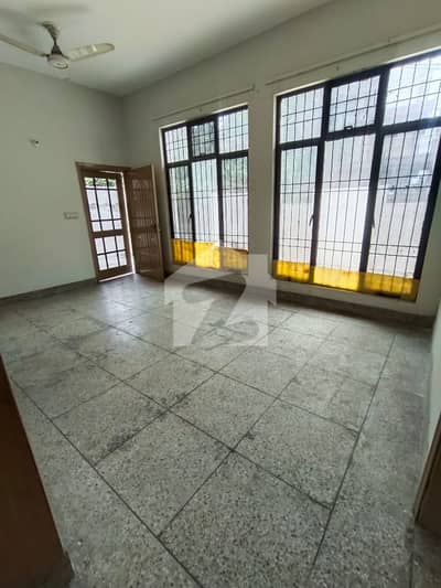 10 Marla Old House for Sale Facing Park in Model Town Extension Lahore