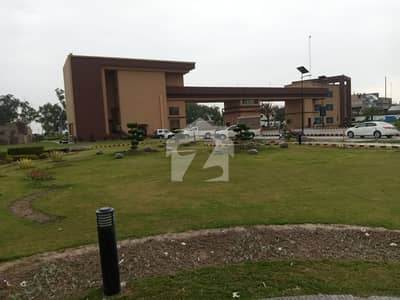 ڈی ایچ اے ڈیفینس گوجرانوالہ میں 1 کنال رہائشی پلاٹ 1.25 کروڑ میں برائے فروخت۔ ڈی ایچ اے ڈیفینس گوجرانوالہ میں 1 کنال رہائشی پلاٹ 1.25 کروڑ میں برائے فروخت۔