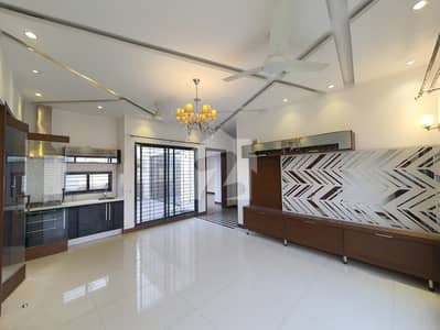 1 KANAL HOUSE FOR RENT DHA PHASE 7 NEAR TO RAYA COMMERCIAL