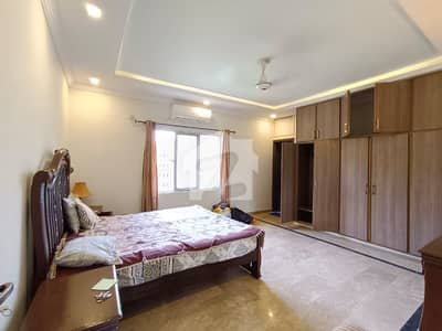 ایف ۔ 7 اسلام آباد میں 2 کمروں کا 1 کنال بالائی پورشن 2.0 لاکھ میں کرایہ پر دستیاب ہے۔