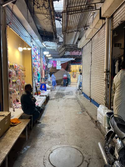 اچھرہ لاہور میں 11 کمروں کا 7 مرلہ عمارت 2.25 کروڑ میں برائے فروخت۔