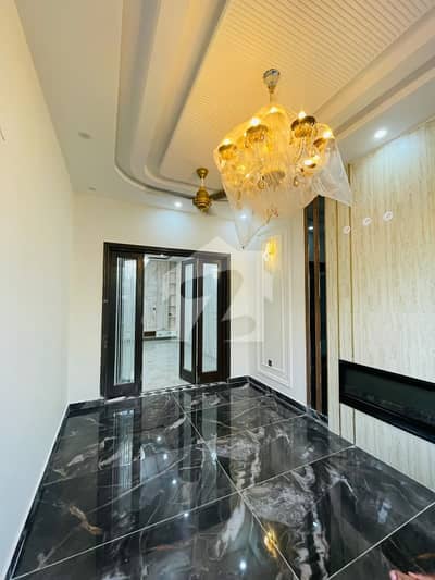 10 Marla Brand New House Available For Rent
