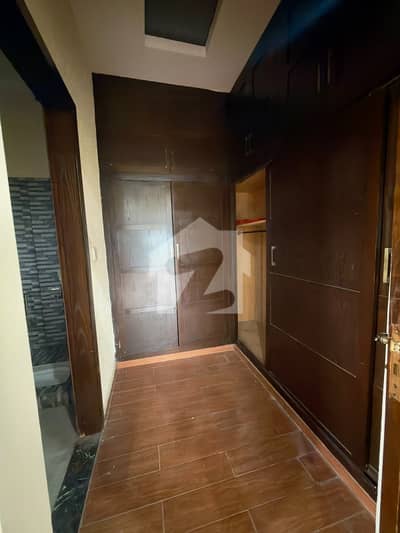 1 Kanal Saprate Upper Portion For Rent