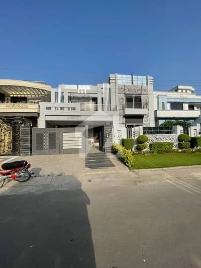 1 Kanal Beautiful House in Garden Town