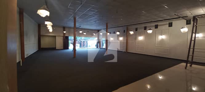 کلفٹن ۔ بلاک 5 کلفٹن,کراچی میں 5 کمروں کا 2 کنال مکان 30.0 کروڑ میں برائے فروخت۔
