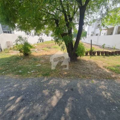 CORNER + FACING PARK IDEAL LOCATION 2 KANAL OPTION.