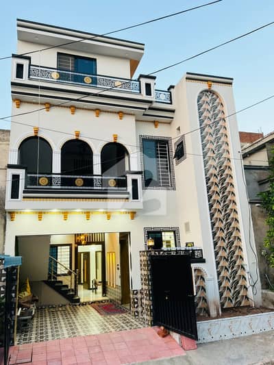 Prime Location Airport Housing Society - Sector 4 House Sized 5 Marla Is Available