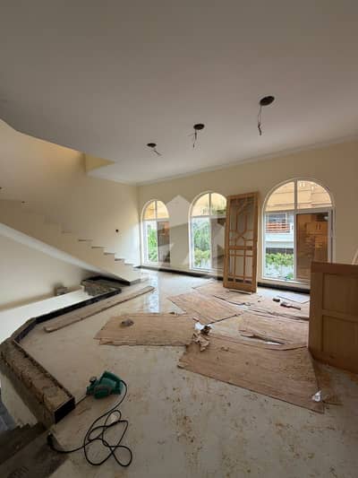 Highly-Desirable Upper Portion Available In Bani Gala For Rent