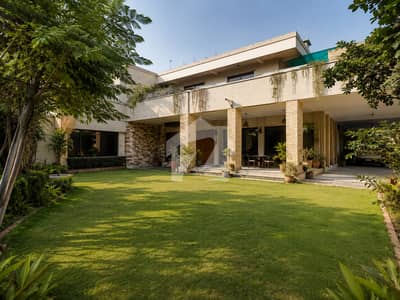 House Available For Sale in PECHS Block 2 Prime Location Near by shahra-e-faisal