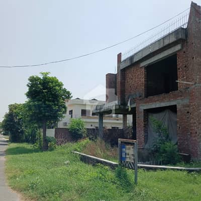 لیک سٹی میڈوز فیز 1 لیک سٹی میڈوز,لاہور میں 5 کمروں کا 1 کنال مکان 5.5 کروڑ میں برائے فروخت۔ لیک سٹی میڈوز فیز 1 لیک سٹی میڈوز,لاہور میں 5 کمروں کا 1 کنال مکان 5.5 کروڑ میں برائے فروخت۔