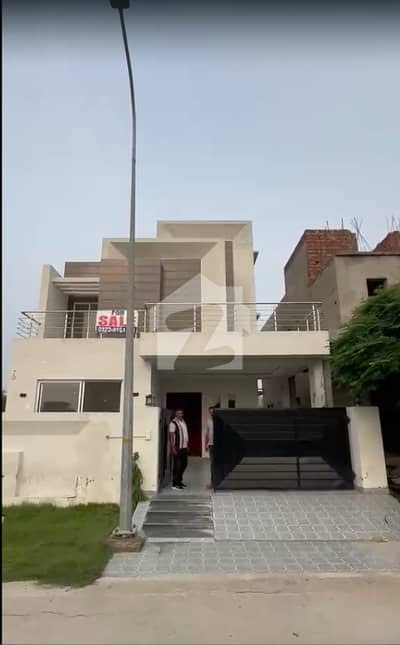 ڈی ایچ اے فیز 8 - بلاک وائے ڈی ایچ اے فیز 8,ڈی ایچ اے ڈیفینس,لاہور میں 4 کمروں کا 8 مرلہ مکان 3.75 کروڑ میں برائے فروخت۔ ڈی ایچ اے فیز 8 - بلاک وائے ڈی ایچ اے فیز 8,ڈی ایچ اے ڈیفینس,لاہور میں 4 کمروں کا 8 مرلہ مکان 3.75 کروڑ میں برائے فروخت۔
