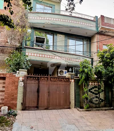 8 Marla Luxury House For Sale In Johar Town Near To LDA Office Hot Location 8 Marla Luxury House For Sale In Johar Town Near To LDA Office Hot Location