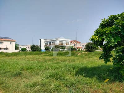 1 Kanal Prime Located Plot For Sale Near Park & Mosque