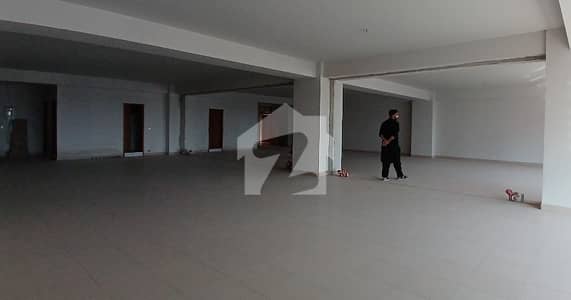 شاہراہِ فیصل کراچی میں 1 کنال Studio دفتر 9.4 لاکھ میں کرایہ پر دستیاب ہے۔