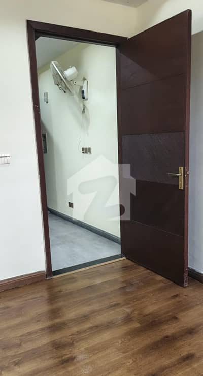 01 BEDROOM LUXURY UNFURNISHED APARTMENT AVAILABLE FOR RENT AT GULBERG GREEN ISLAMABAD
