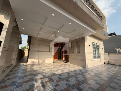10 Marla Ideal Location Solid Constructed House Up For Sale