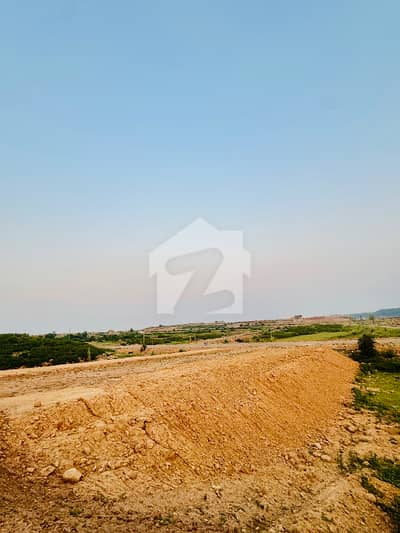 60 FEET ROAD PLOT AVAILABLE IN CUTTING STREET IN C-15