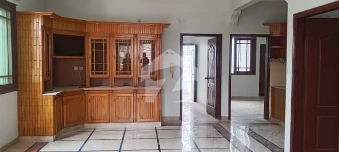 portion for rent in Gulistane jauhar block 4
