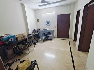 Fist Floor Available For Office Use In Johar town Near Doctor Hospital