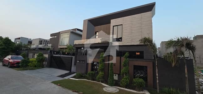 لیک سٹی رائیونڈ روڈ,لاہور میں 5 کمروں کا 1 کنال مکان 8.0 کروڑ میں برائے فروخت۔